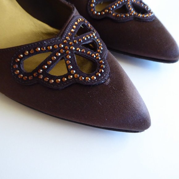Stuart Weitzman Kitten Heel Brown Fabric Cut Out Beaded Design Pump US Size 8 - Picture 10 of 12